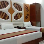 Adb Rooms Hotel Crystal Deluxe